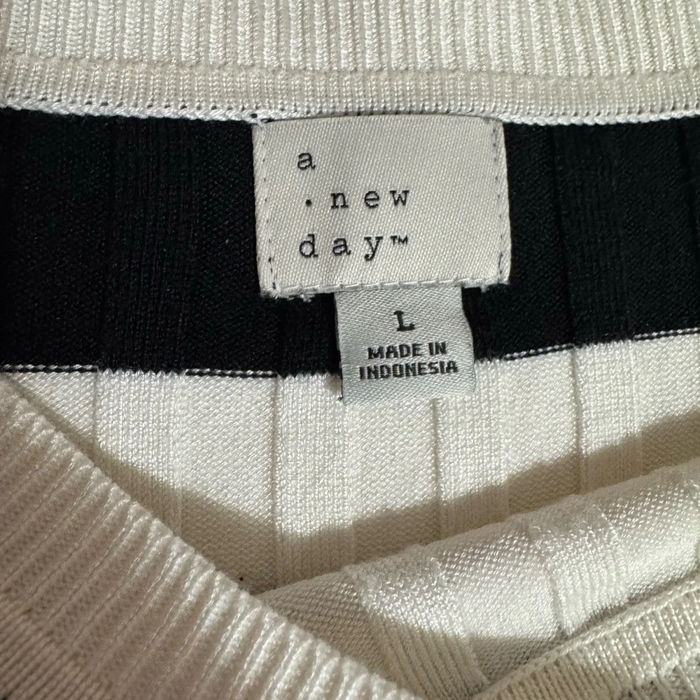 Black and Cream Striped Ribbed Flare Arm Sweater - Picture 2 of 4